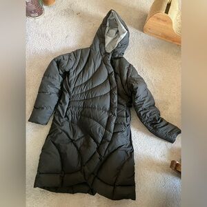 Patagonia Women's Dark Gray Hooded Puffer Coat